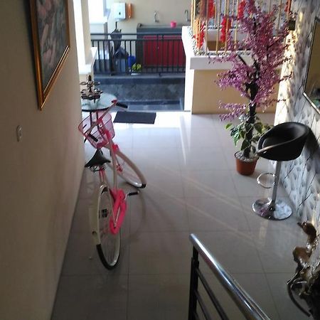 沙拉迪加 Diponegoro House酒店 外观 照片