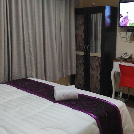 沙拉迪加 Diponegoro House酒店 外观 照片